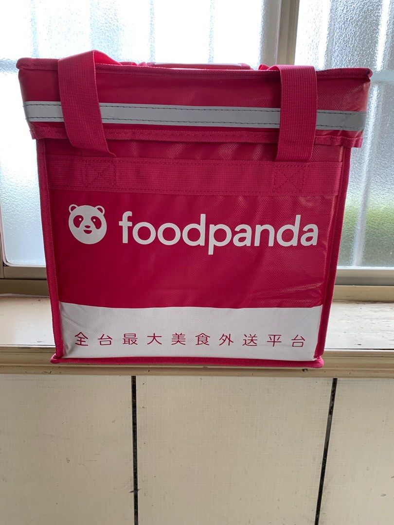 由 bearwu555 (刊登 ID 1382109629，圖片 1) 提交，位於 花蓮縣 (Hualien) 的 foodpanda 6孔用小箱 (類別：收納箱及袋)，說明：@可放腳踏板 @僅接受銀行匯款 @僅提供郵寄 ，運費賣家吸收。 @不接受議價。