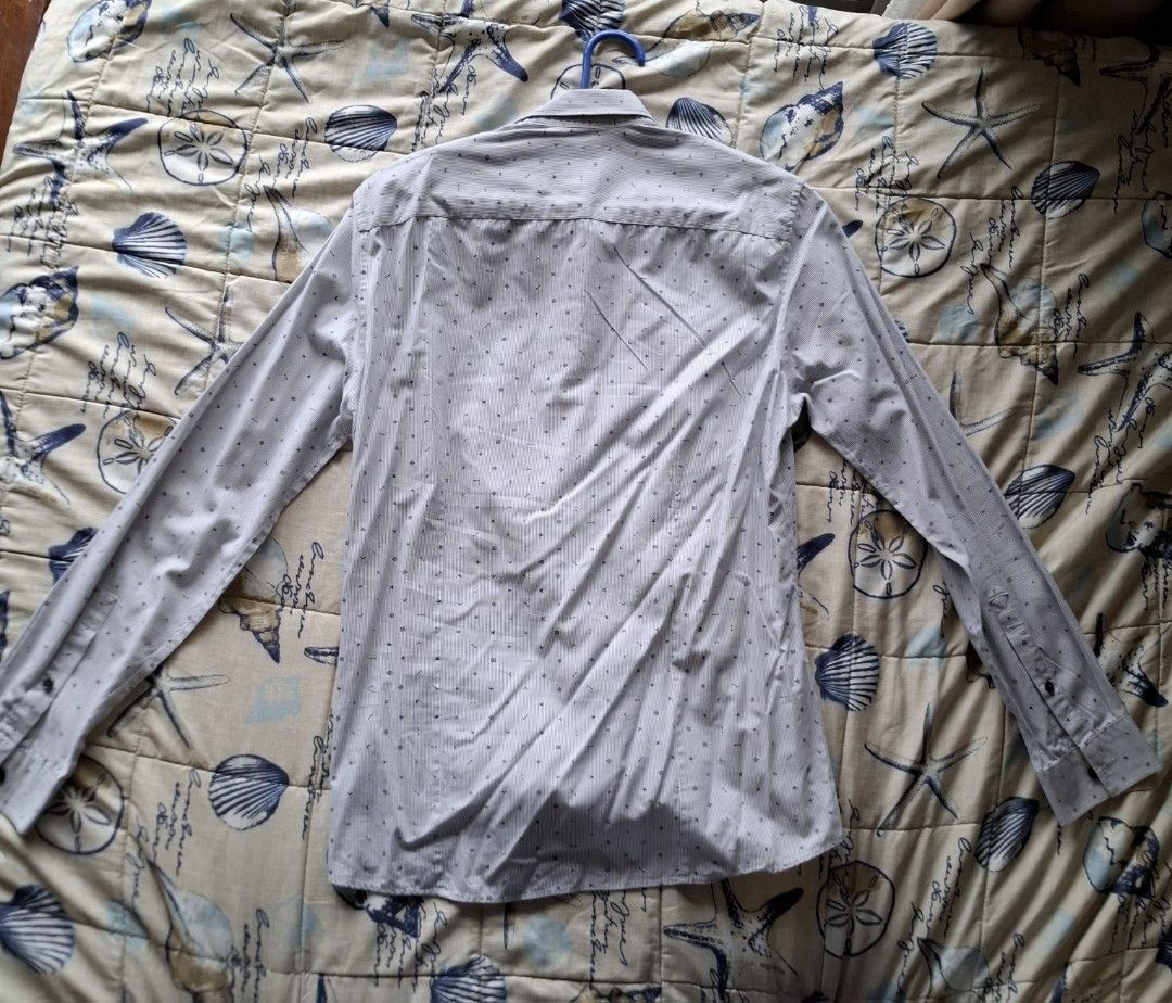 !!!SALE!!! G2000 Smart Fit Polo (Category: Formal Shirts) located in Quezon City. Submitted by therisingtide (Listing ID 1382174810, Image 3). Description: G2000 Smart Fit Polo ✅️ Color: White ✅️ Condition: Excellent(9.5/10) ✅️ Size: Small (15) ✅️ Price: Php 370 ✅️ Dimensions: Length -26 Width - 18 Shoulder - 16 Sleeve - 23 🔺️Modes of Delivery : J&T/Grab/Lalamove (SF c/o buyer) 🔺️Payment: via Gcash/BPI QR 📌 Kindly Read Before Purchasing Please