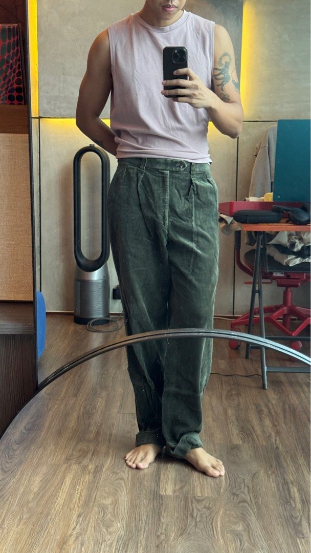 green baggy corduroys (Category: Trousers) located in Taguig. Submitted by e_prc (Listing ID 1382118510, Image 2). Description: size 30.