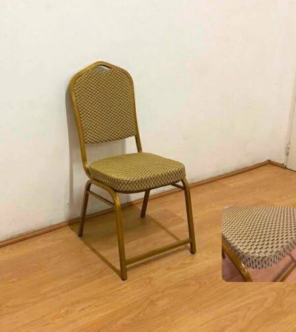 He Banquet chair mkapal (Category: Chairs) located in Manila. Submitted by dolorchris69891 (Listing ID 1382189929, Image 3). Description: Banquet chair mkapal .