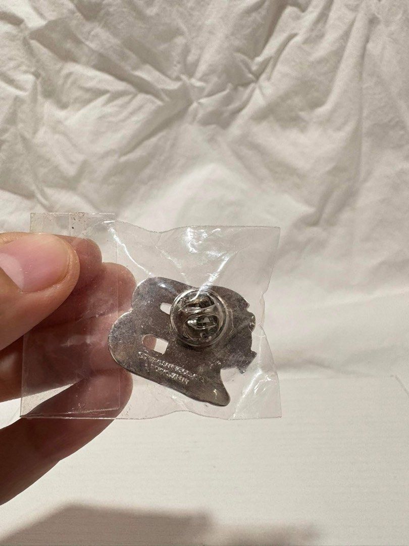 Hello kitty nurse metal pin badge (Category: Character Goods) located in Tuguegarao City. Submitted by jasminecoll (Listing ID 1382283230, Image 2). Description: 150 both Authentic Location Tuguegarao City North Luzon Shipping fee start at 65 PHp and up.