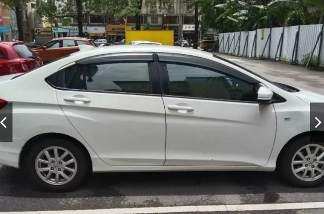 由 zhayan4832130 (刊登 ID 1382114711，圖片 3) 提交，位於 台北市 (Taipei) 的 Honda City 2014款 白色 (類別：汽車出售)，說明：✯廠牌車款▸ Honda City ✯年份▸ 2014 ✯實際里程▸ 110000 ✯引擎燃料▸ 汽油 ✯變速系統▸手自排 ✯驅動方式▸ 2WD ✯乘客數▸4門5座 ✯顏色▸白色 ✦專業鑑定✦合格認證 ✦檢定報告一覽無遺 X泡水車X事故車X兇車X接合車 ✔可配合萊因鑑定 五大保證 ✔非重大事故／非來路不明／產權清楚 ✔非泡水車 ✔非接合車（車體結構完整） ✔非營業用計程車 ✔無引擎變造無車身變造 ✔可分期✔可貸款✔配合多間銀行 ✦條件良好利率僅3%-4% ✦可全額貸讓您買好車無負擔 ♕歡迎私訊咨詢預約賞車☎ ▪️營業日期：周一至周日 ▫️營業時間：10:00-18:00 ✎提醒您：看車最晚請提前1天預約 避免您白跑一趟ღ ✉聯絡專員：黃小姐 ☎聯絡電話：0906070155 ✉𝔩𝔦𝔫𝔢:𝖗𝖚