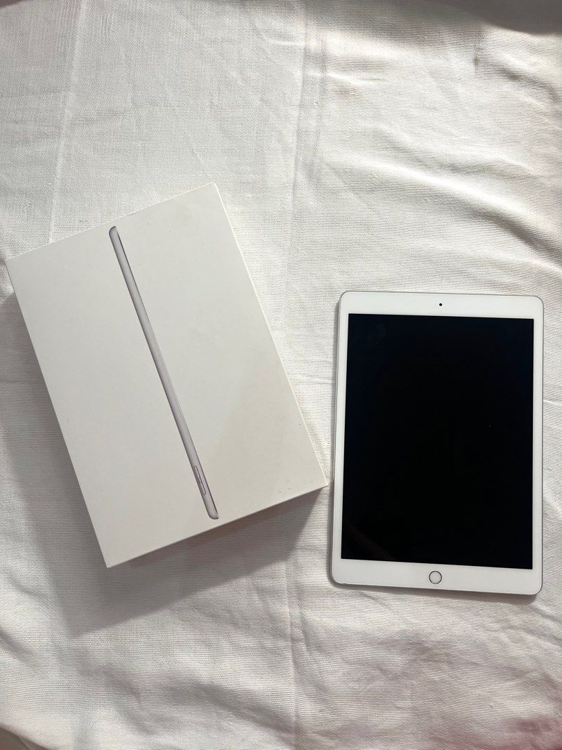 Ipad 7th Gen w/Apple Pencil 1st Gen Bundle (Category: iPad) located in Cagayan de Oro. Submitted by elise.closet (Listing ID 1382106258, Image 2). Description: Send me a message for videos (to show speaker sounds & camera) and more photos. Bought last 2022 via iStore. THIS IS A BUNDLE. I don’t sell the apple pencil or the iPad separately. DETAILS: 💻 iPad 7th Generation (10.2”) – Space Gray 32GB | Wi-Fi No dents or cracks (with minor scratch at t