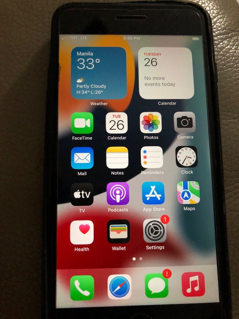 Iphone 7 plus (Category: iPhone 7 Series) located in Quezon City. Submitted by therosa (Listing ID 1238537200, Image 2). Description: Iphone 7 plus Fixed price Open line No charger 82percent battery health.