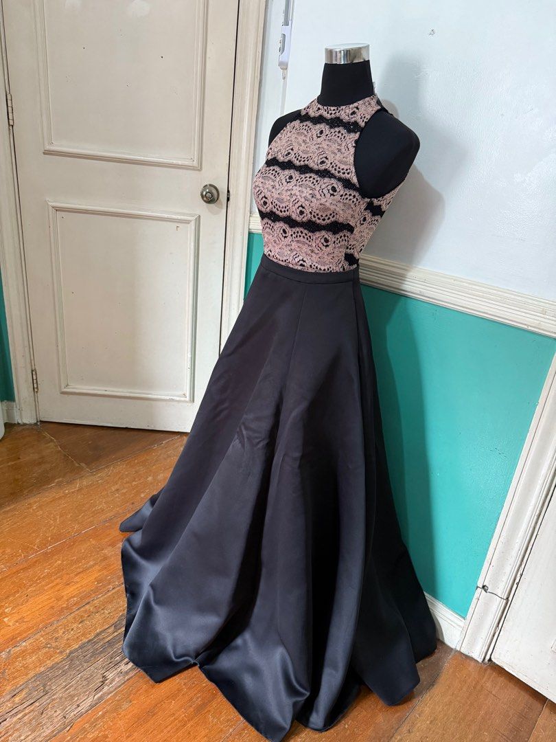 Karimadon Ball Gown for RENT (Category: Evening dresses & gowns) located in Quezon City. Submitted by MJ_declutters (Listing ID 1382147148, Image 3). Description: 2 piece ball gown for RENT size: small Php 1,000 only Deposit: 2,000 Location: The Rock, Holy Spirit Drive, Quezon City .