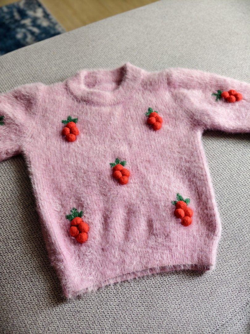 Knitting (Category: Babies & Kids Fashion) located in Bangi. Submitted by misshya (Listing ID 1382156916, Image 1). Description: .
