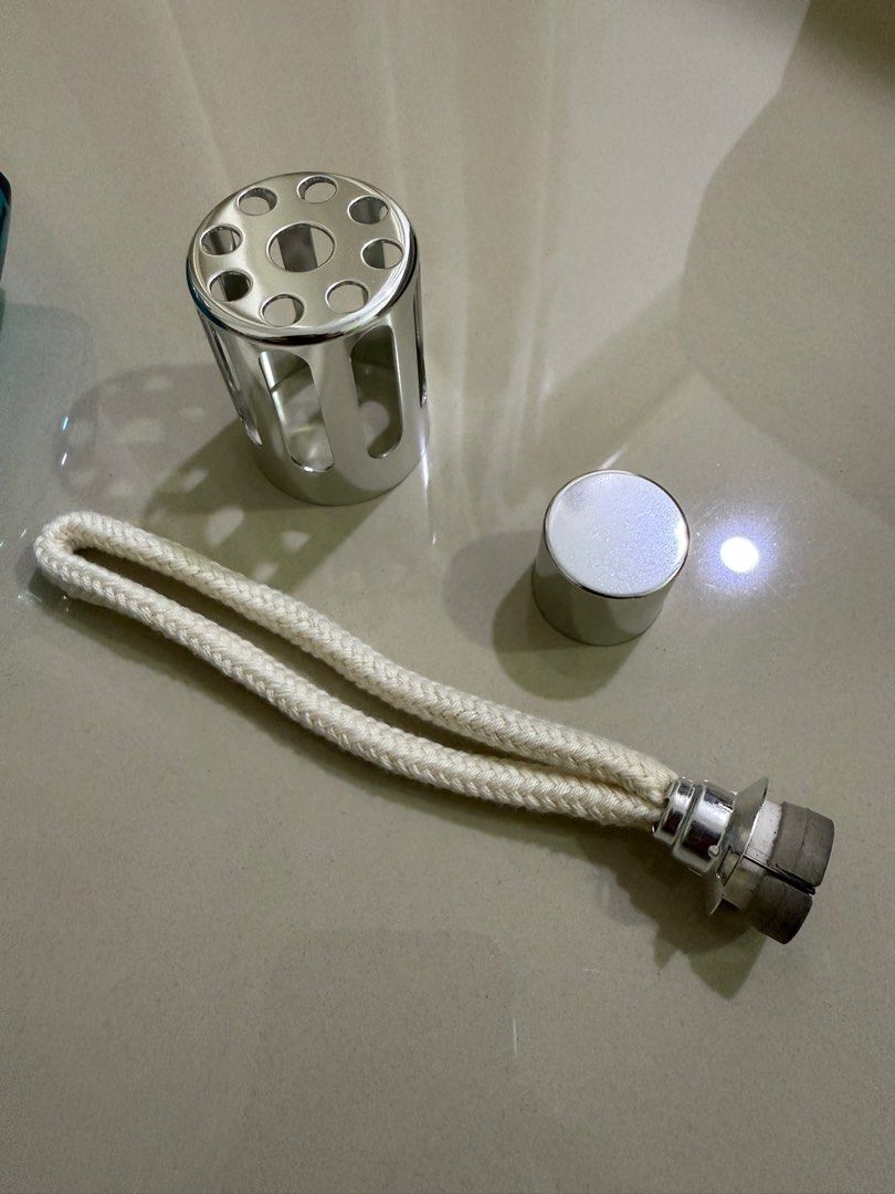Lampe Berger diffuser (Category: Home Fragrance) located in Kuala Lumpur. Submitted by evapoon (Listing ID 1382258046, Image 3). Description: Condition : 9.8/10 .