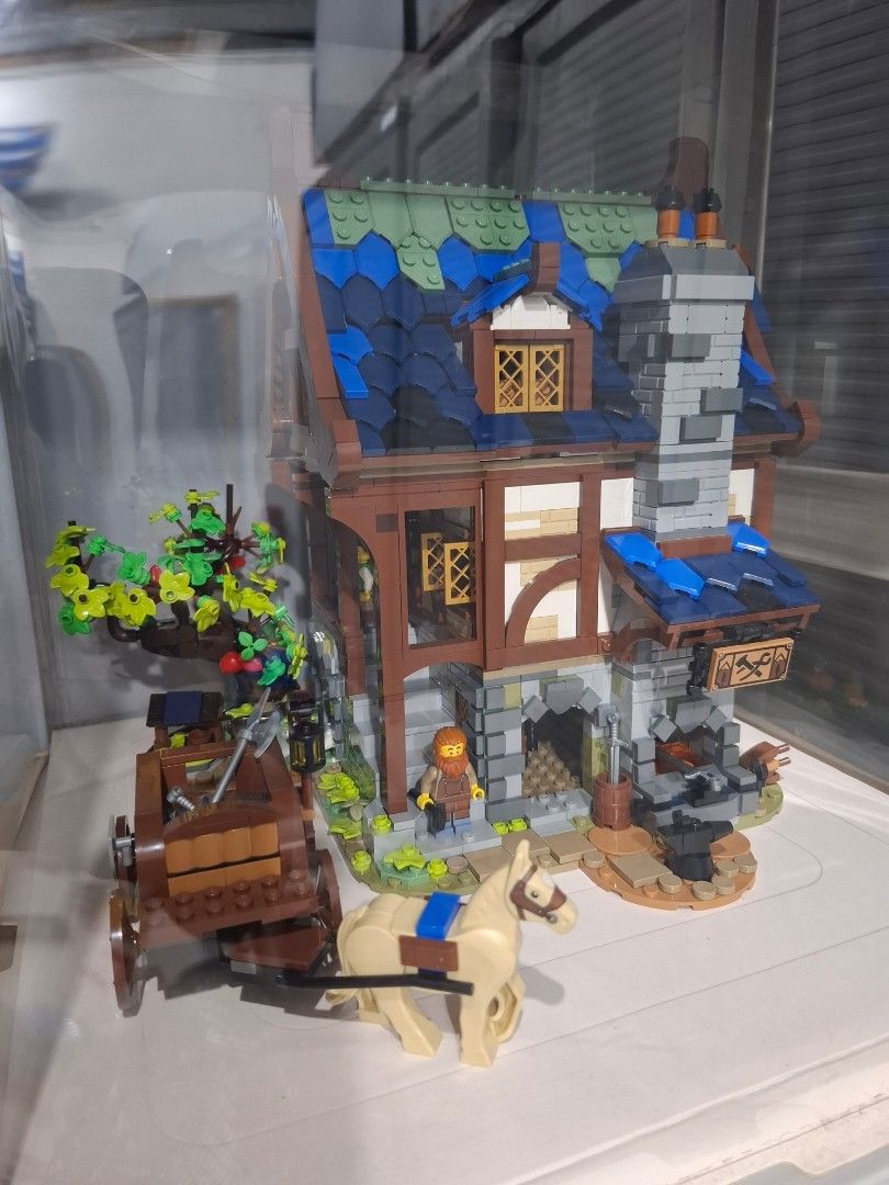lego 21325 blacksmith (Category: Lego & Building Sets) located in Quezon City. Submitted by abrick (Listing ID 1382186573, Image 1). Description: like new with box and manual..