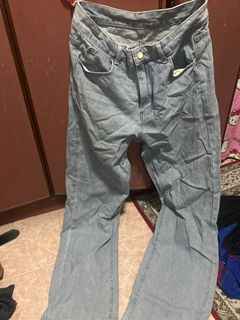 (Category: ) located in . Submitted by clothesbelow10 (Listing ID 1382287372, Image 1). Description: .