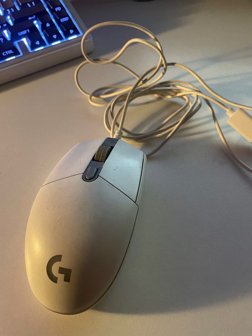 Logitech G102 Mouse (Category: Mouse & Mousepads) located in Pasig City. Submitted by triciaaax (Listing ID 1382172554, Image 1). Description: only issue is the left part is double clicking:( bought in datablitz!.