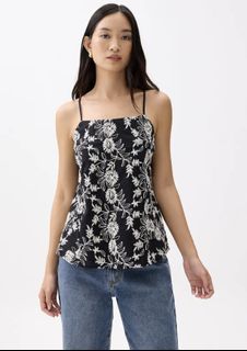 (Category: ) located in . Submitted by ellies_closet_ (Listing ID 1382201624, Image 1). Description: .