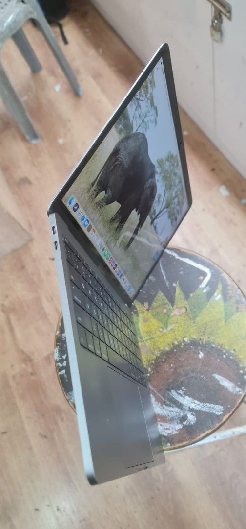 MacBook Pro63165663536898111