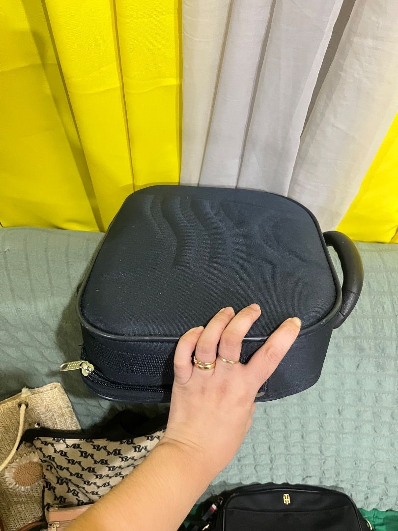 Merck Carry on Travel case bag (Category: Luxury Bags & Wallets) located in Caloocan City. Submitted by laurelmar35693 (Listing ID 1382253268, Image 3). Description: Carry on luggage for make ups, toiletries or small personal things.