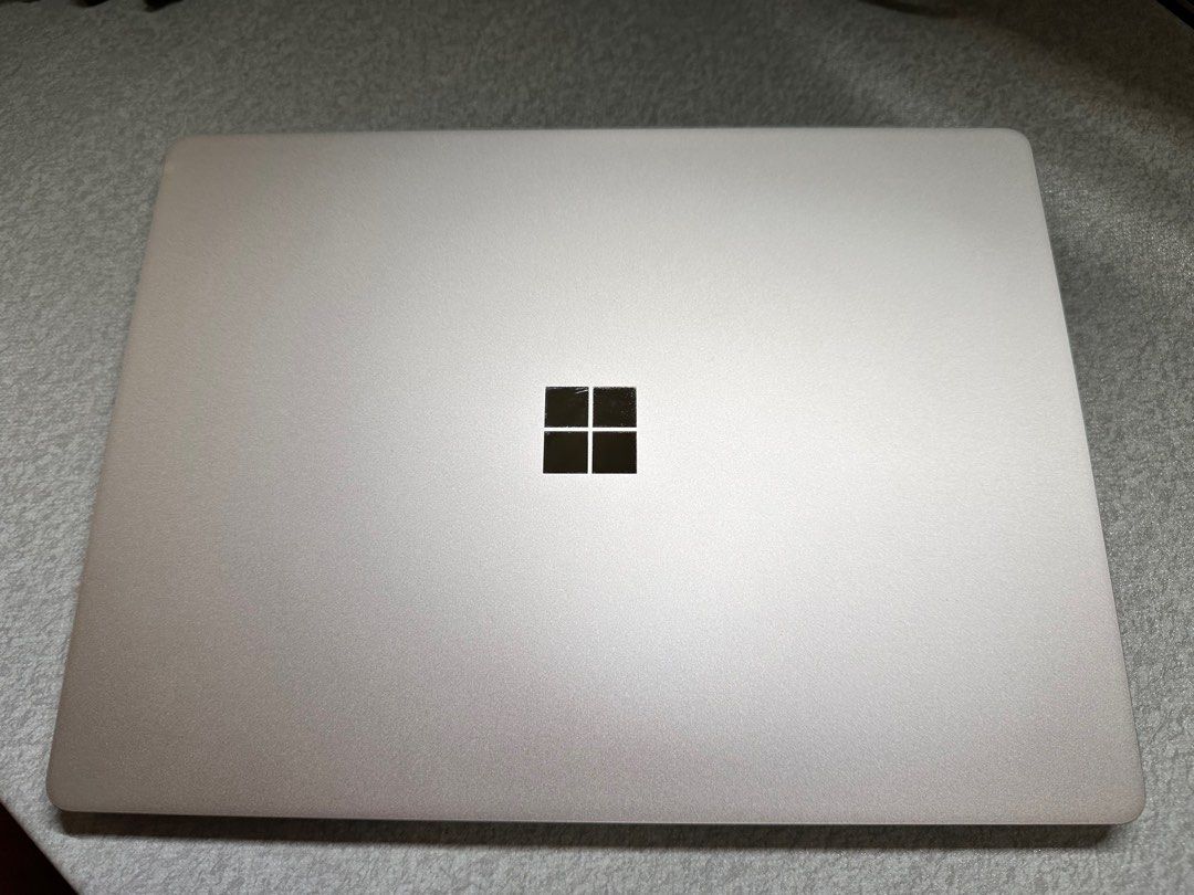 Microsoft Surface Laptop Go - Intel i5, 8GB RAM, 238GB SSD63165662498946111