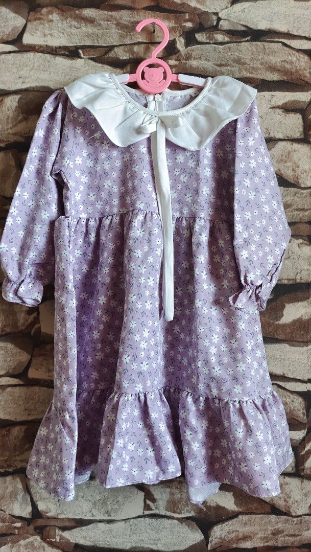 Mididress (Kategori: Baju Bayi) berada di Cikarang. Dikirim oleh tiwiyourmajesty (ID iklan 1382160296, Gambar 1). Deskripsi: panjang baju 60 cm panjang lengan 30 cm size 1-2 th Rekomendasi BB 9-12 Kg.