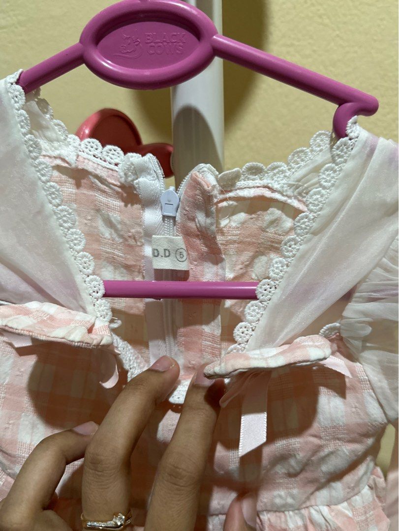 Mididress anak (Kategori: 1 hingga 3 tahun) berada di Jakarta Pusat. Dikirim oleh galia13 (ID iklan 1382167141, Gambar 3). Deskripsi: Like new ✨ Perkiraan usia 3-5 years 🌟.