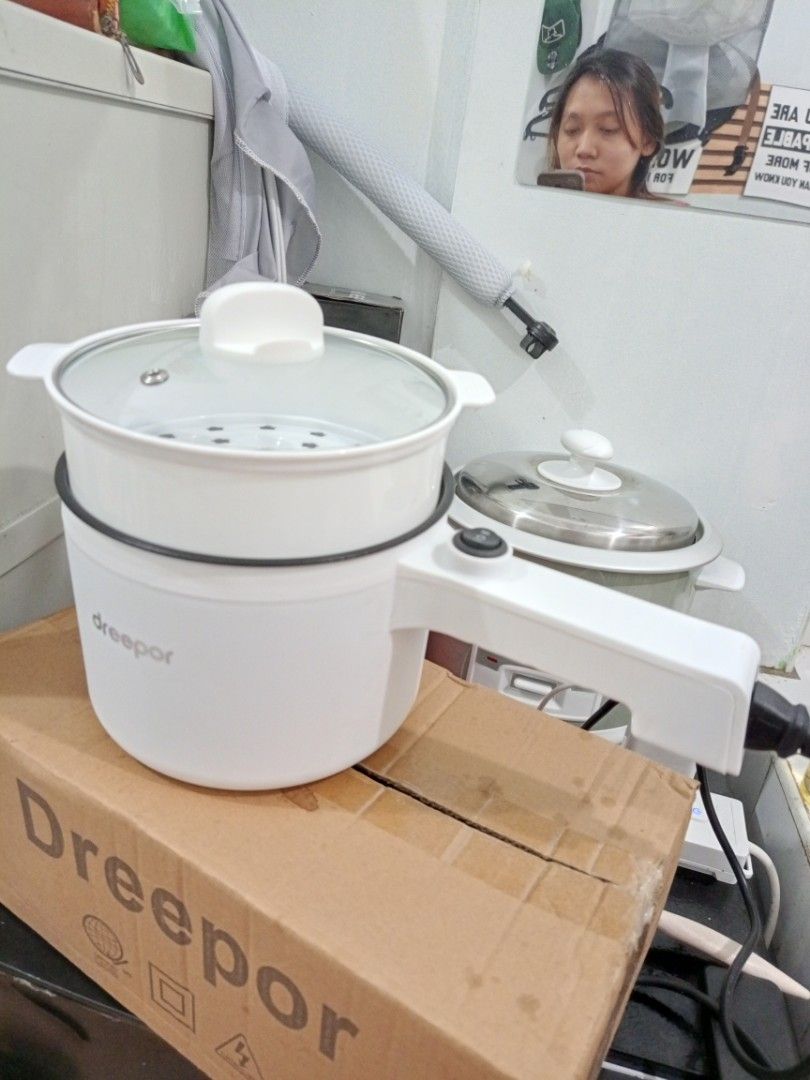 Mini electric cooker/hotpot (Category: BBQ, Grills & Hotpots) located in Manila. Submitted by ajonlinesh55809 (Listing ID 1382207436, Image 1). Description: brand new multi functional cooker available onhand same day delivery pm for fast transaction.