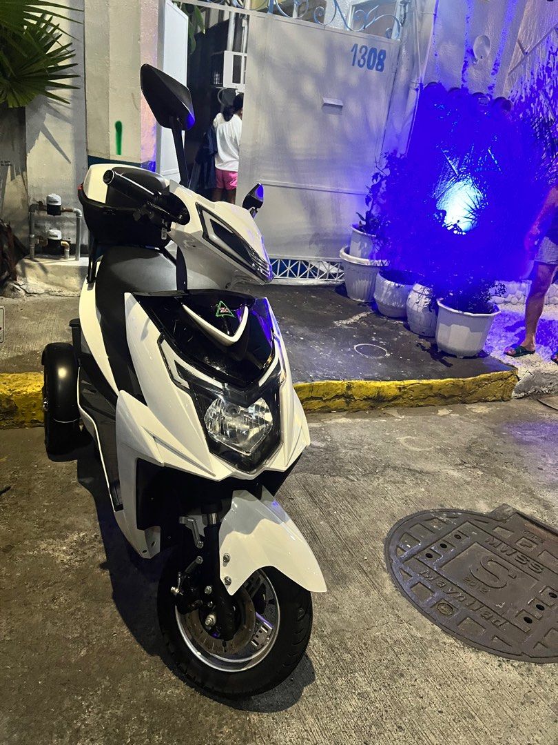MOTOR TYPE THREE WHEEL E-BIKE (Category: Motorbikes for Sale) located in Manila. Submitted by patriciact58337 (Listing ID 1382130728, Image 1). Description: THREE WHEEL ELECTRIC BIKE .