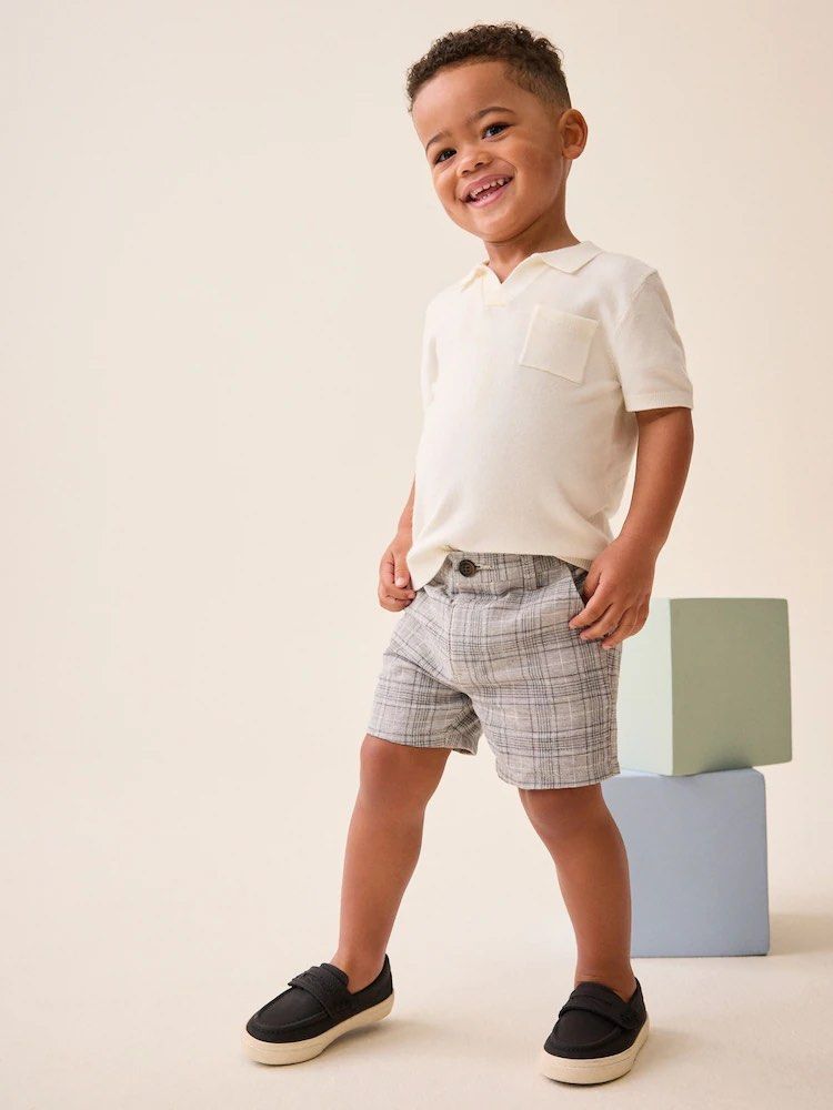 Next Grey Check Linen Blend Chino Shorts (Category: Babies & Kids Fashion) located in Sungai Petani. Submitted by prelovedbydylaaa (Listing ID 1382276891, Image 1). Description: 🌸Size 4-5y 🌸 Like New.