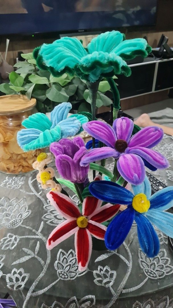 Handmade DIY Pipecleaner flowers (Category: Flowers & Bouquets) located in Singapore. Submitted by shahrina84 (Listing ID 1382248128, Image 1). Description: made to order. from flower pots to flower bouquets. each piece is priced differently depending on colours and add ons..