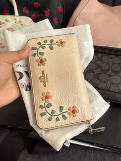 (Category: ) located in . Submitted by elvarpreloved (Listing ID 1382138887, Image 1). Description: .