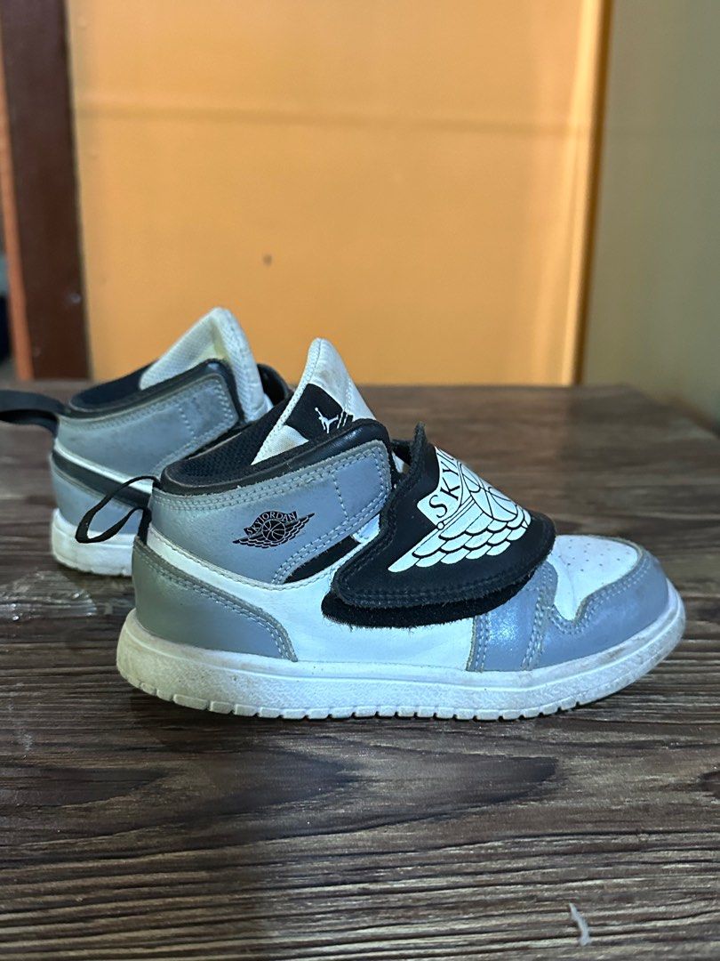 Preloved Skyjordan Shoes (Category: Babies & Kids Fashion) located in Manila. Submitted by onceagainvaults (Listing ID 1382104958, Image 2). Description: Original from US US 10C UK 9.5 EUR 27 CM 16 Loc: Davao .