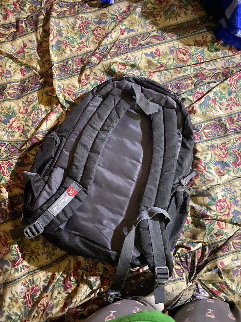 Racini 3 big compartments and 2 small compartment black backpack (Category: Backpacks) located in Caloocan City. Submitted by lienzonius (Listing ID 1382255914, Image 2). Description: Super spacious and malaki talaga. May issue nga lang. Need ng tahi (see photo).