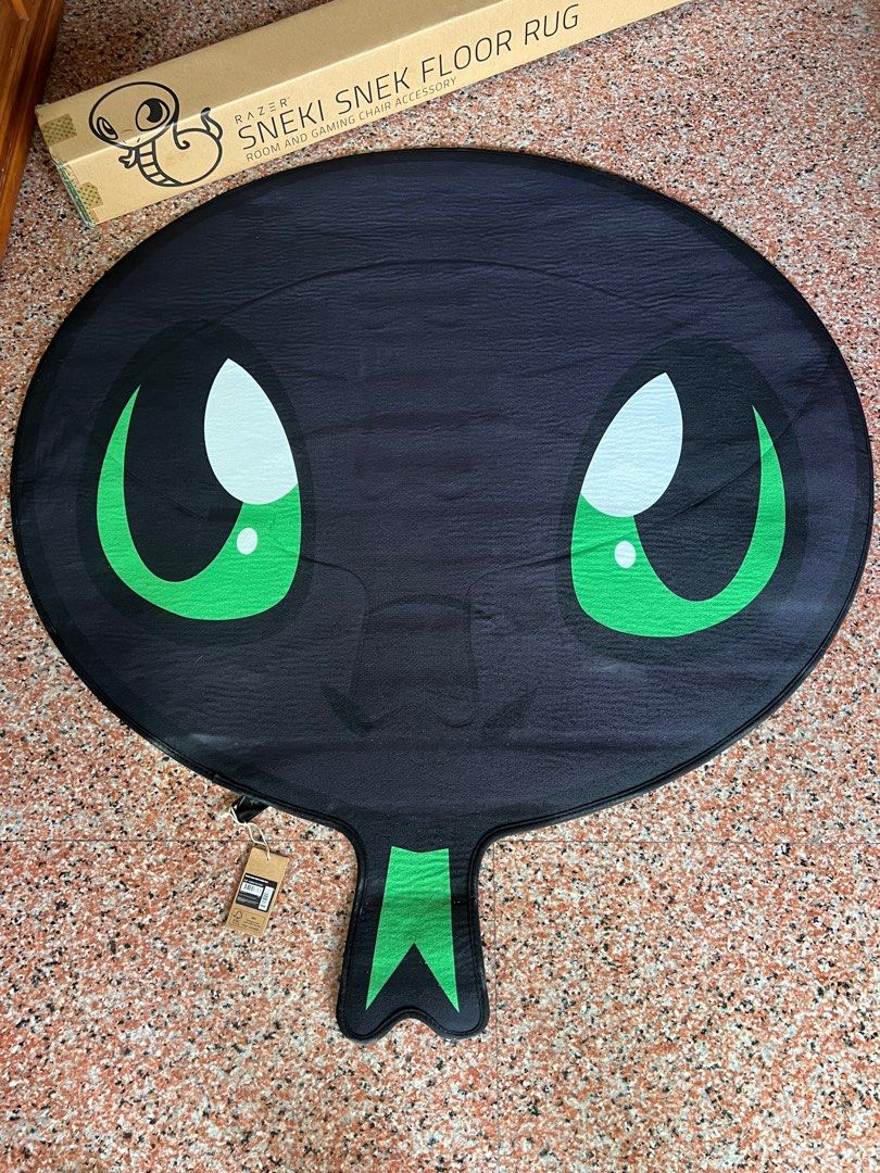 由 079266 (刊登 ID 1382165729，圖片 2) 提交，位於 新北市 (New Taipei) 的 RAZEr 雷小蛇防滑止滑地墊 (類別：其他遊戲週邊商品)，說明：#地墊#雷蛇#雷小蛇#RAZER#止滑地墊 全新 購買周邊商品的贈品 大小116*125公分 商品在新北五股。