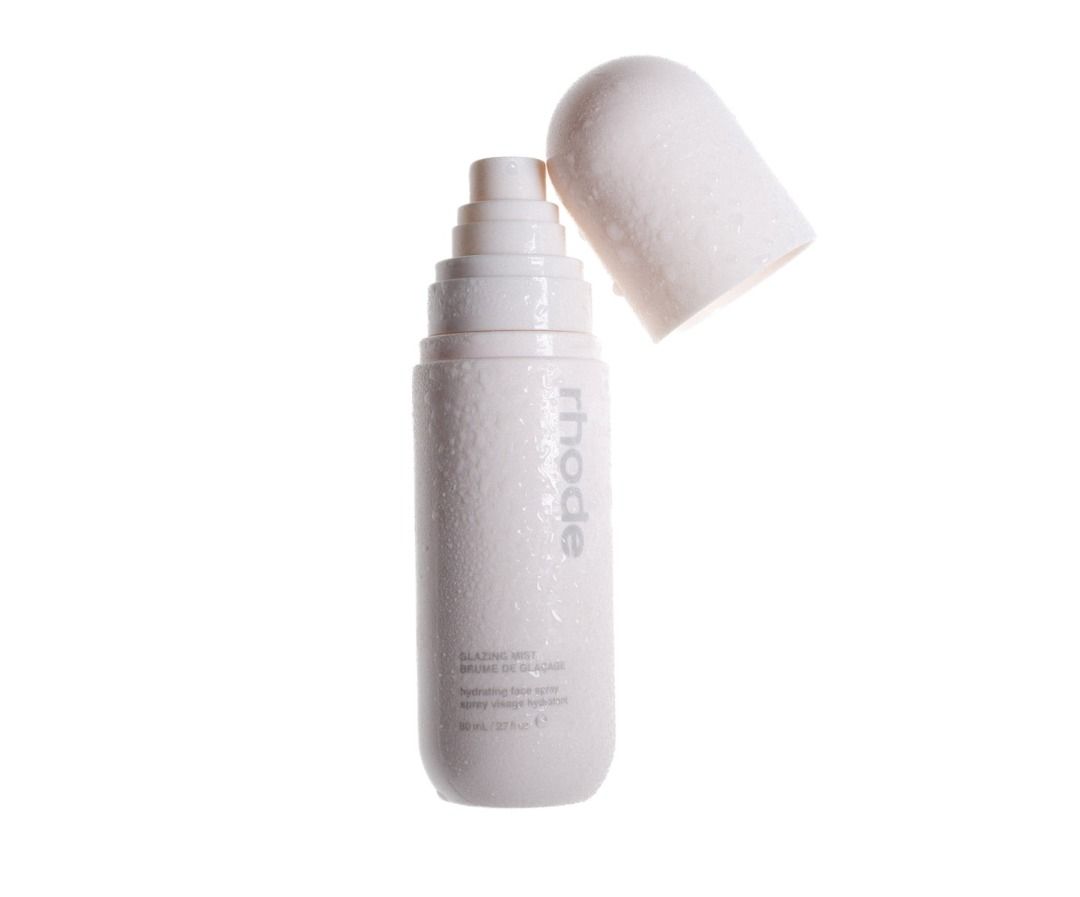 RHODE GLAZING MIST (Category: Makeup) located in Manila. Submitted by juanashopbies_ph (Listing ID 1382273878, Image 1). Description: RHODE GLAZING MIST Php 2250 - 80ml Instant glazed skin wherever you go. Glazing Mist is a superfine mist that hydrates and refreshes for a next-level glowy finish. Take it everywhere for clinically proven hydration and nourished, supple skin on the go. Our formula also has added purifying benefits, helping skin fee