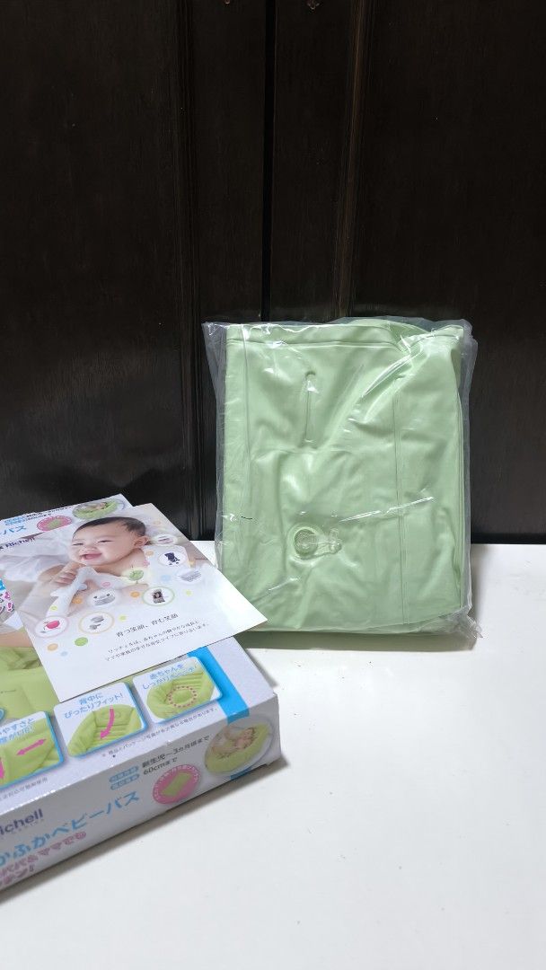 Richell Bath Tub in Pastel Green (Category: Bathtub & Bath Accessories) located in Kuala Lumpur. Submitted by mayraaz (Listing ID 1382238065, Image 2). Description: Letting go wayyy cheaper since have another colour for my baby girl Slide to see after pumped (but that one is mine) Seriously easy & cozy for baby use! The tub won't tilt! even your child is actively to move side to side.
