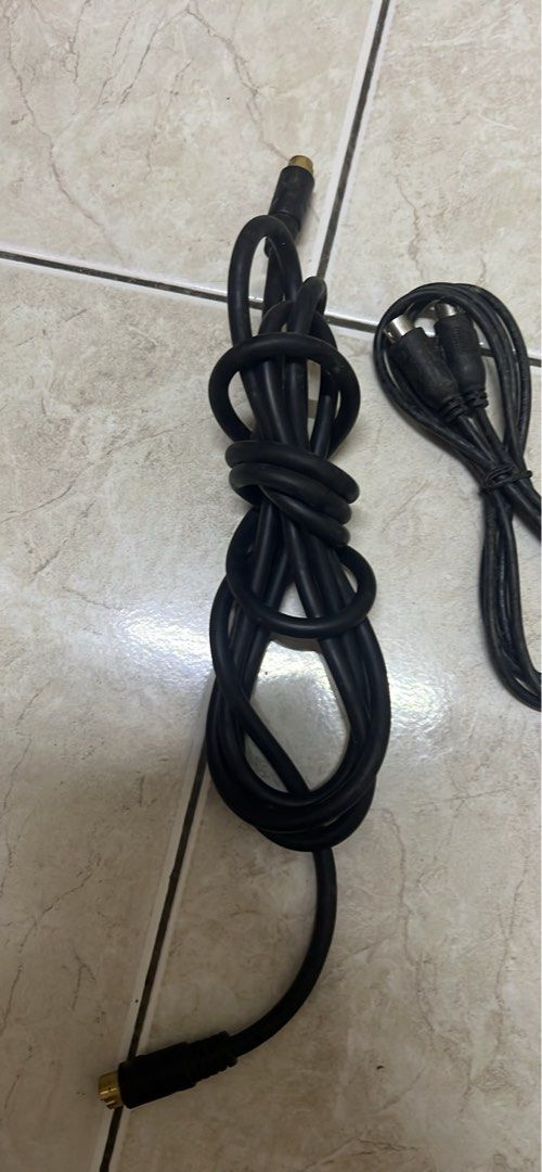 S video cable (Category: Other Audio Equipment) located in Senawang. Submitted by ohmsenterprise (Listing ID 1382294591, Image 3). Description: S video cable 3pcs and still in good condition. Each Rm10 so 3 pcs Rm30 .