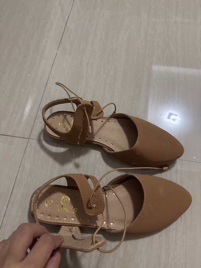 Sandals (Category: Flats & Sandals) located in San Luis. Submitted by oshdeclutters (Listing ID 1382222085, Image 3). Description: .