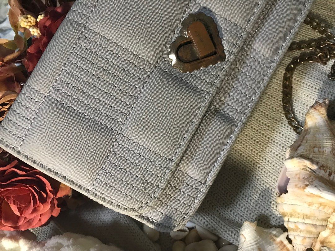 Secosana Grey Shoulder bag (Category: Shoulder Bags) located in Paranaque City. Submitted by mozza_1 (Listing ID 1382177901, Image 3). Description: •personal fav bag • big space • good for casual galas • feel free to message for more photos.