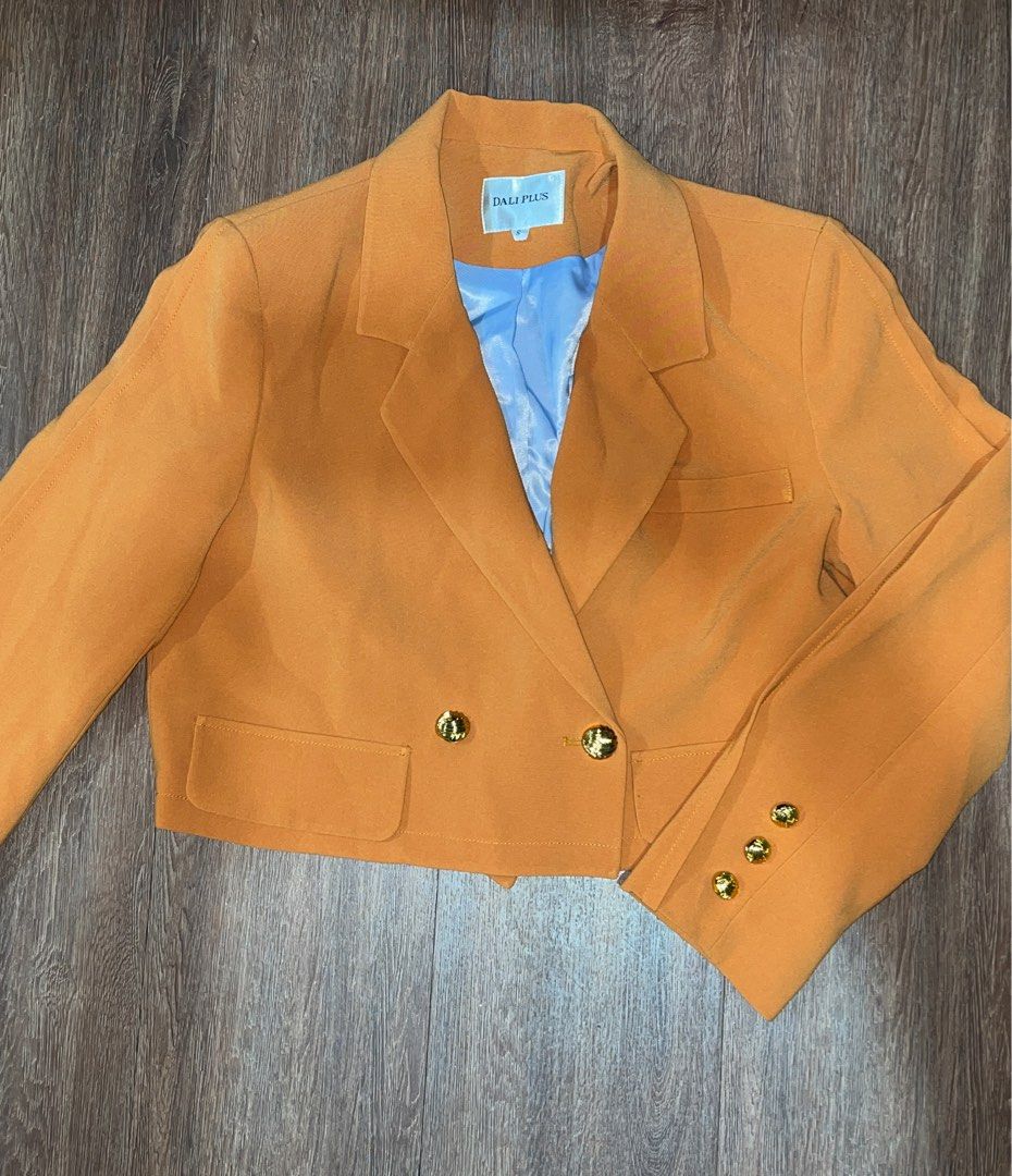 Semi cropped blazer / coat / formal wear (Category: Coats, Jackets and Outerwear) located in Pasay City. Submitted by dbabysauce (Listing ID 1382283298, Image 1). Description: Used once. Korean brand Fits size S-M. Dimensions provided .