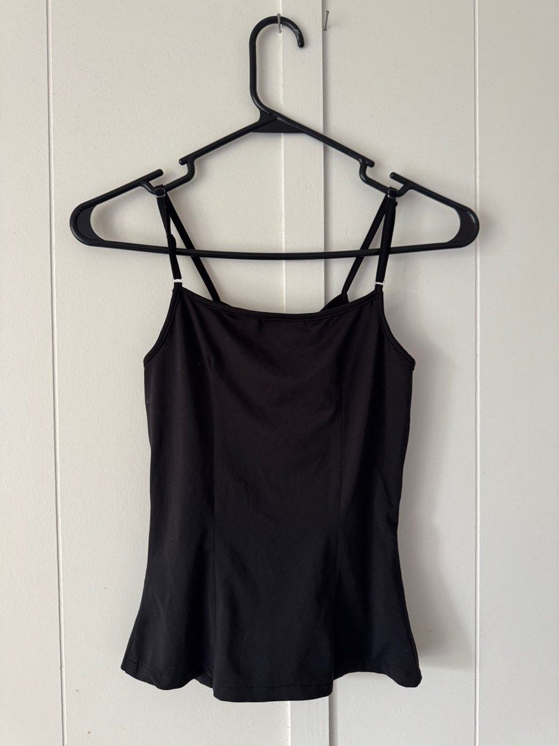 Sequin sleeveless top (Category: Sleeveless) located in Manila. Submitted by saintizzy (Listing ID 1382149916, Image 3). Description: 🏷️ Fits xxs-s 🖤 Very flattering and easy to style 🖤 No brand & tag - thrifted 🖤 Sure buyers only 🧾 MOP: Gcash only.