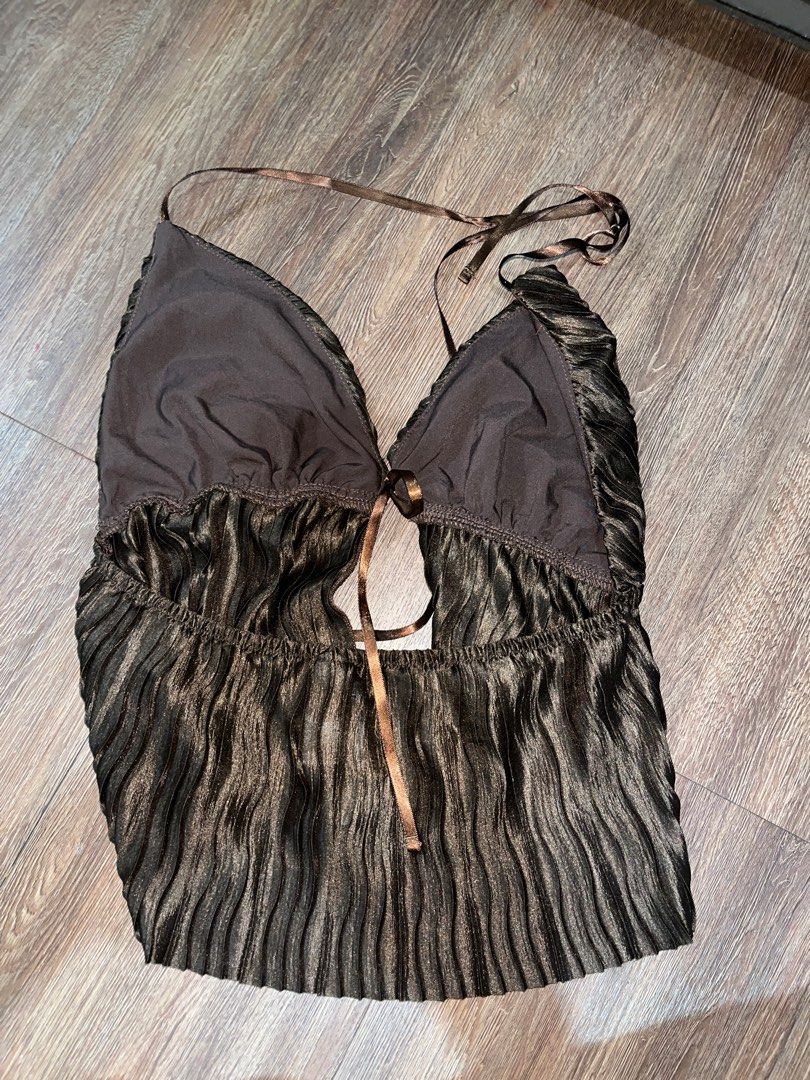 Shein Butterfly Sleeveless Summer Top (Category: Sleeveless) located in Pasay City. Submitted by dbabysauce (Listing ID 1382283651, Image 2). Description: Size small.