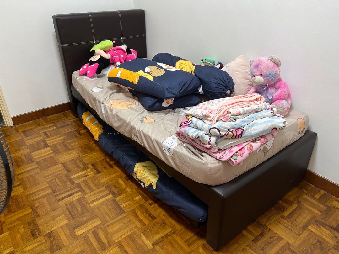 Single Bed Frame with Pull-Out Bed