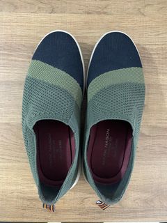 (Category: ) located in . Submitted by _ainaapreloved (Listing ID 1382213846, Image 1). Description: .