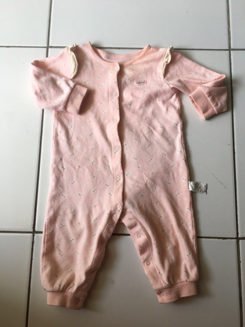 SLEEPSUIT AGABANG SZ 80 (Kategori: Baju Bayi) berada di Tangerang. Dikirim oleh by.loved (ID iklan 1382137856, Gambar 1). Deskripsi: .