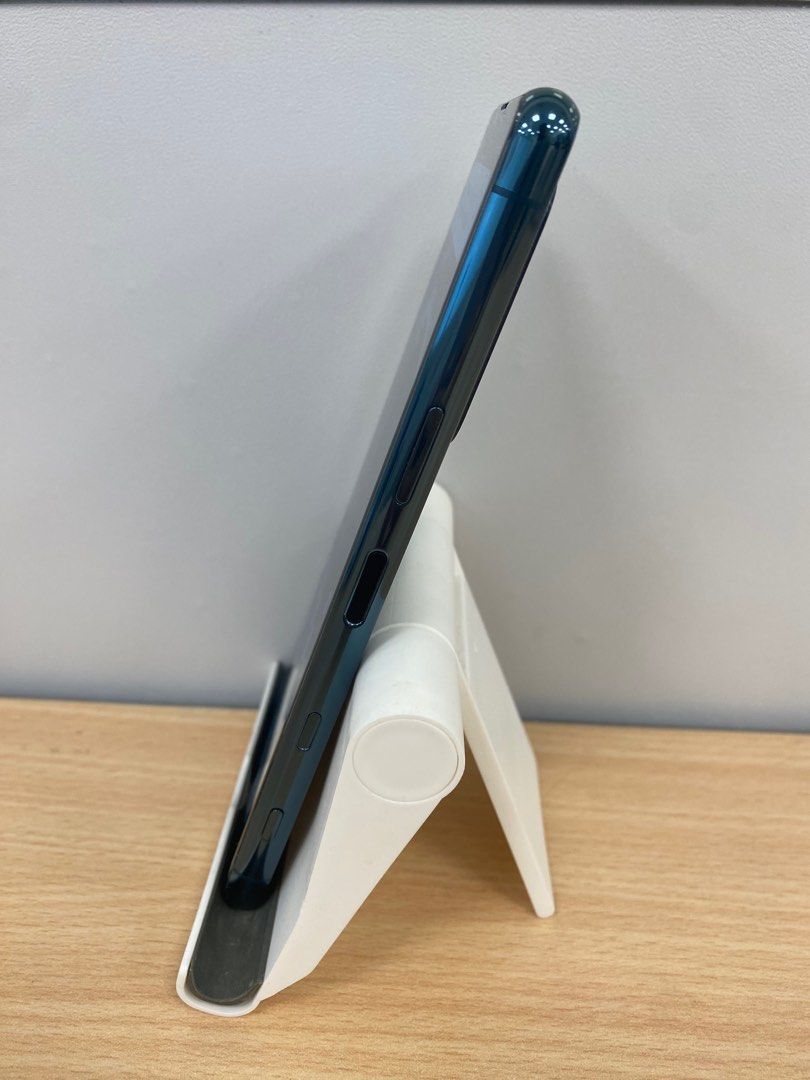 由 joycely.yang (刊登 ID 1382157400，圖片 3) 提交，位於 新北市 (New Taipei) 的 Sony Xperia 5 III 8G/256G 二手機（16839） (類別：Sony)，說明：Sony Xperia 5 III 8G/256G 二手機（16839） 機況:外觀有使用痕跡、螢幕有綠線 (如圖) 功能測試均正常 手機狀況可請參閱賣場照片,均為實體照片 單出售手機，無提供盒裝無配件。 二手機一定會有使用痕跡 高標者請繞道。 二手機七天內除功能或蓄電異常可退、換外，餘不接受其他原因退貨! 有發票，可開統一編號(需統編請提前告知) 商品在多平台售出，本公司將保留隨時變更、修改或終止訂單之權利 手機有提供一個月保固 (手機本身有故障問題不含人為因素) 機器本身問題都有提供退/換貨服務 ***商品內容麻煩參閱完整再進行下單訂購避免爭議***。