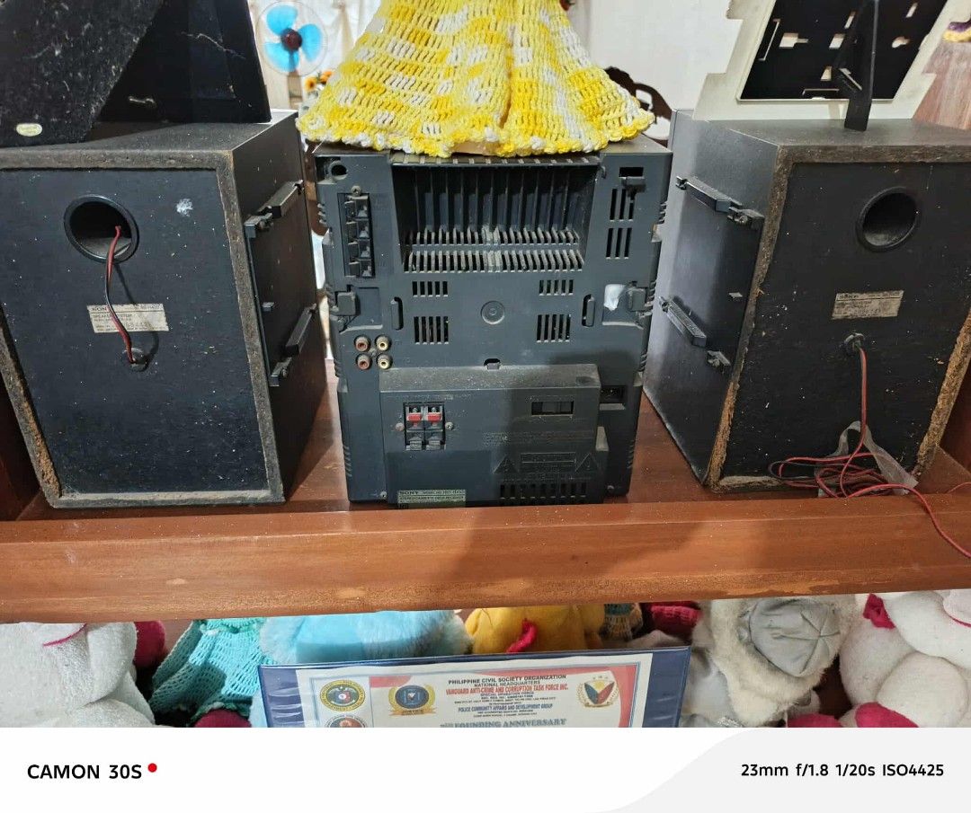 Sony mini component model FH-433R Made in Japan (Category: Soundbars, Speakers & Amplifiers) located in Iloilo. Submitted by eulneversee (Listing ID 1382183042, Image 3). Description: For sale Sony model FH-433R Mini component Made in Japan Price P6,500.00 Good working condition Am and FM are very good signal Auxiliary input good working Location: Iloilo Pm me for details.