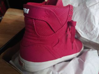 （分類：）位於 。 由 getitgetit 提交（商品編號 1382289974，圖片 1）。簡介： 。