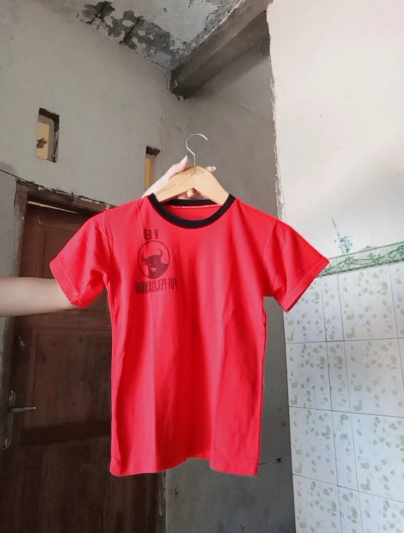 Thrift Kaos Anak (Kategori: 1 hingga 3 tahun) berada di Kediri. Dikirim oleh cheapclothes25 (ID iklan 1382098631, Gambar 1). Deskripsi: ☆.｡.:*𝐓hrift.｡.:*☆ 𝐊𝐞𝐭𝐞𝐫𝐚𝐧𝐠𝐚𝐧: 🌿Kaos Anak 🌿Minus 🌿5k 𝐇𝐮𝐛𝐮𝐧𝐠𝐢 : 📞Admin (+62 851-2373-7826).
