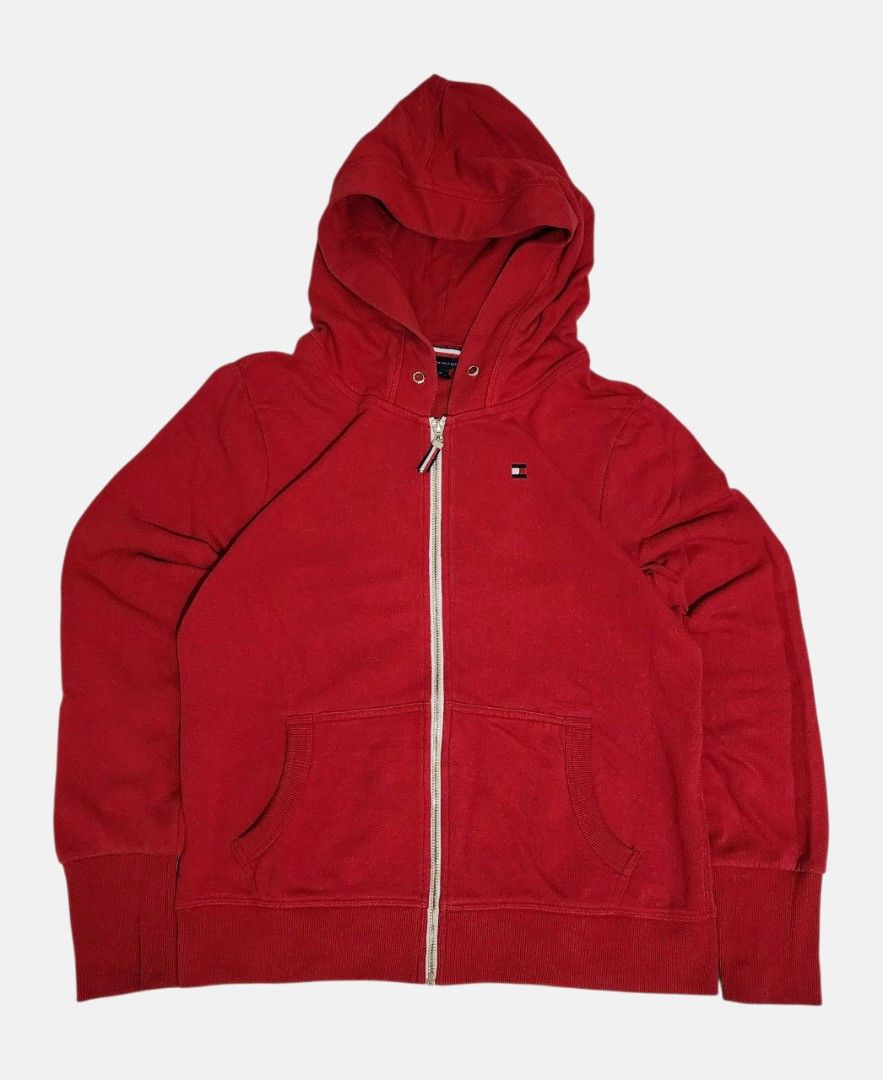 tommy hilfiger hoodie (Category: Others Tops) located in Cabuyao City. Submitted by b.good (Listing ID 1382142612, Image 1). Description: tommy -m on tag -width: 20.5 -length: 23.5 -issue: none -excellent condition -mine: 549.