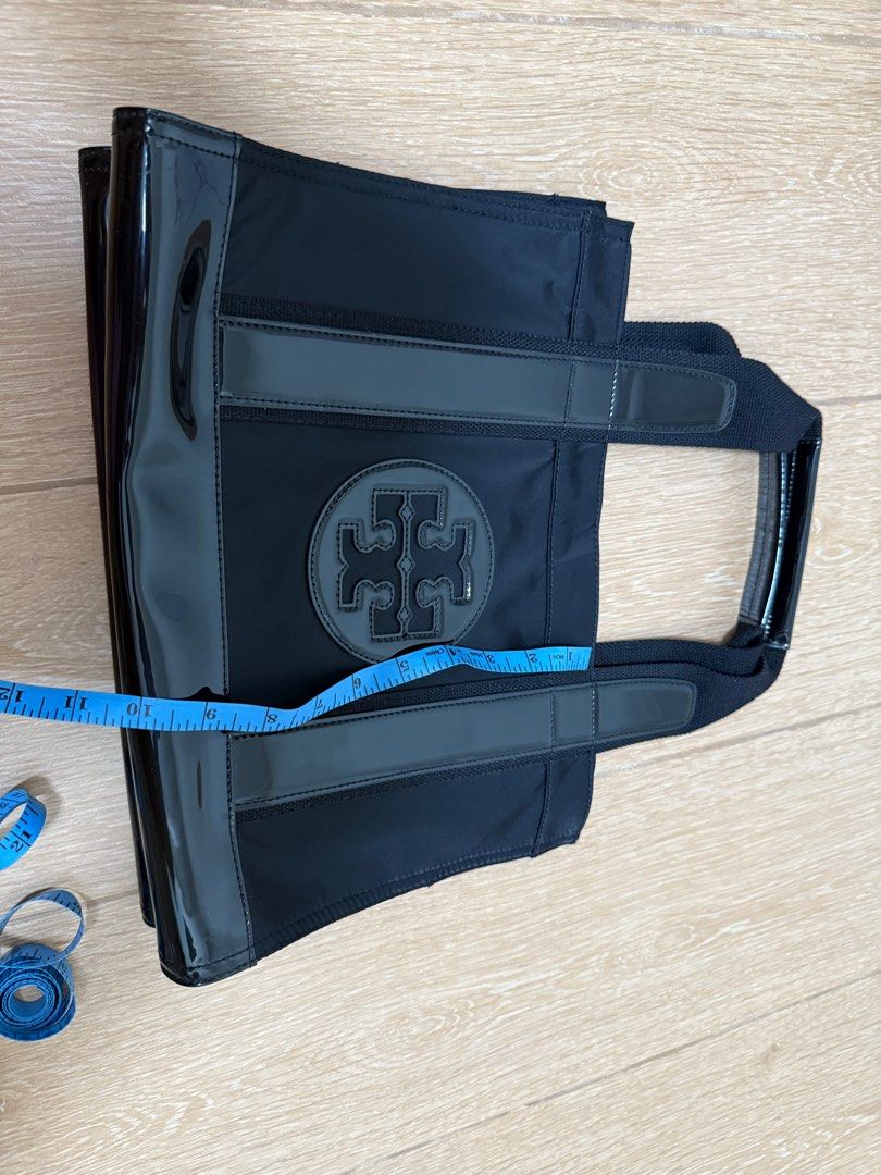 Tory Burch black tote bag 女裝 手袋及銀包 Tote Bags Carousell Tory Burch black tote bag 女裝 手袋及銀包 Tote Bags Carousell