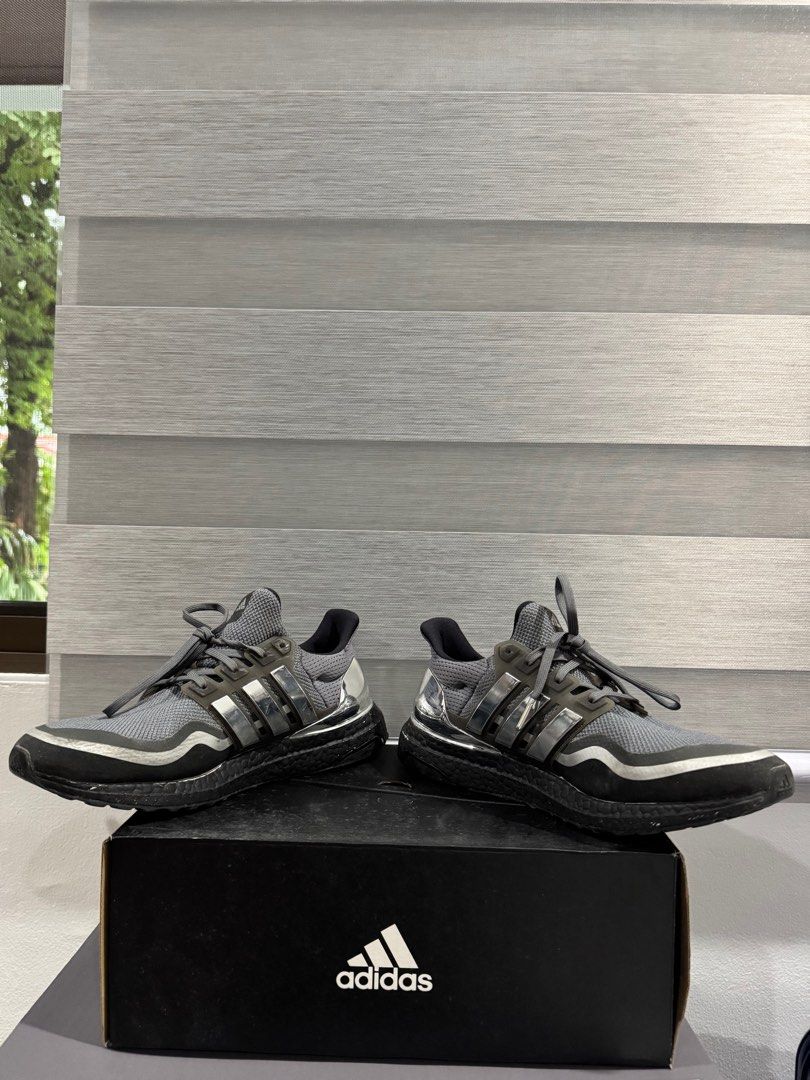 Ultraboost Silver Medal 2.0 (Category: Sneakers) located in Taguig. Submitted by king_216 (Listing ID 1382264270, Image 3). Description: Ultraboost Silver Medal 2.0 Size 10 Lightly Used Authentic Complete with Box.