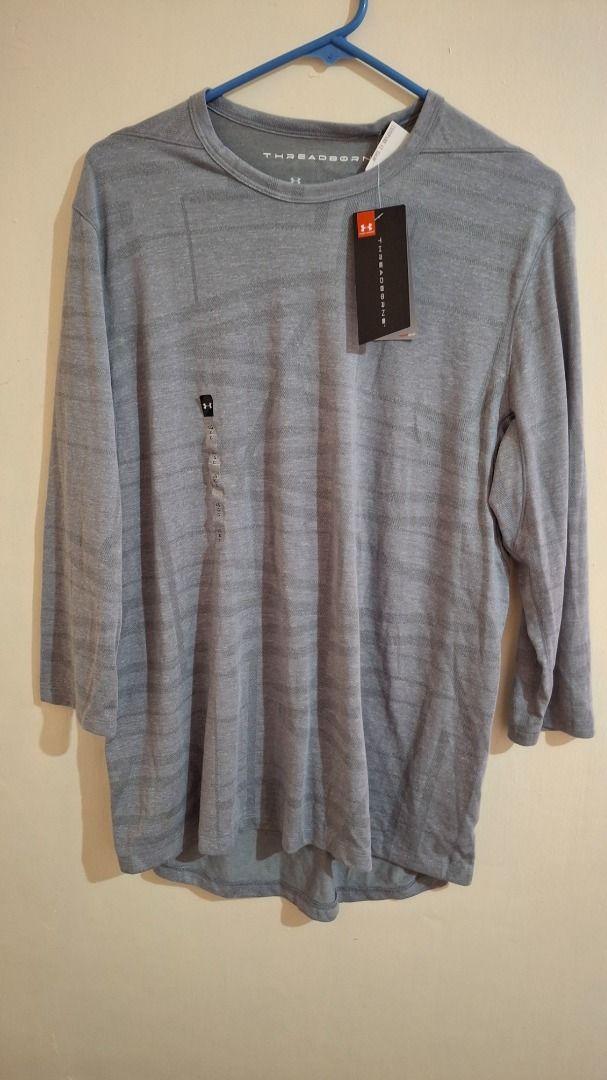 Under Armour Threadborne Gray Long sleeve Shirt (Category: Tshirts & Polo Shirts ) located in Baguio. Submitted by declutter_scarlet (Listing ID 1382187022, Image 1). Description: Size L All measurements are approximate. Free shipping Location: Baguio City DM me for more info Check out my profile for more listings.