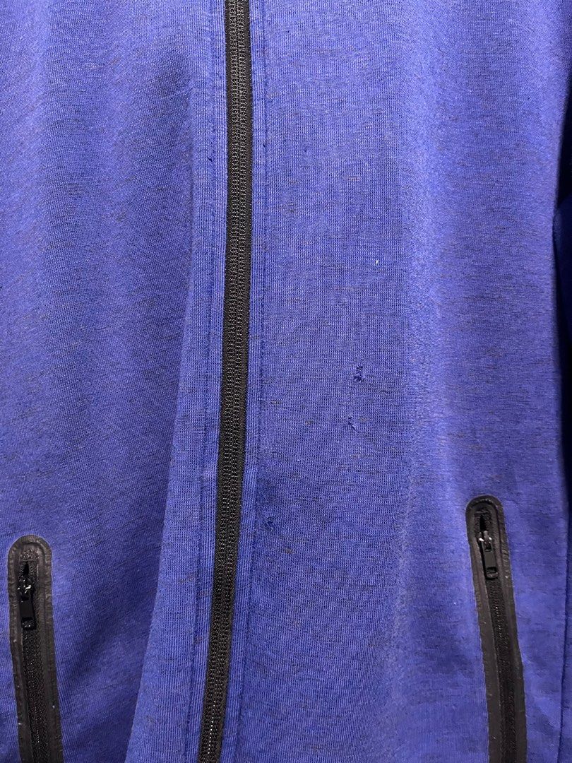 Uniqlo jacket techfleece (Category: Coats, Jackets and Outerwear) located in Manila. Submitted by kenjordan541489 (Listing ID 1382208305, Image 3). Description: 22x27 Issue: scratches Working mga zipper 9/10 Uniqlo techfleece Unisex Loc: qc.