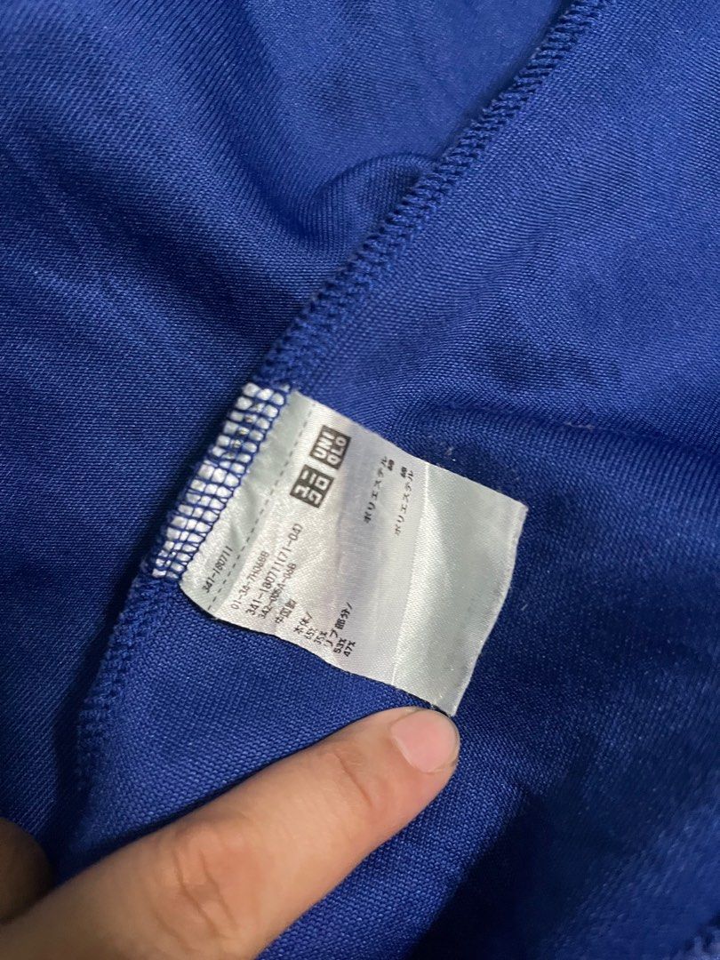 Uniqlo jacket techfleece (Category: Coats, Jackets and Outerwear) located in Manila. Submitted by kenjordan541489 (Listing ID 1382208305, Image 2). Description: 22x27 Issue: scratches Working mga zipper 9/10 Uniqlo techfleece Unisex Loc: qc.