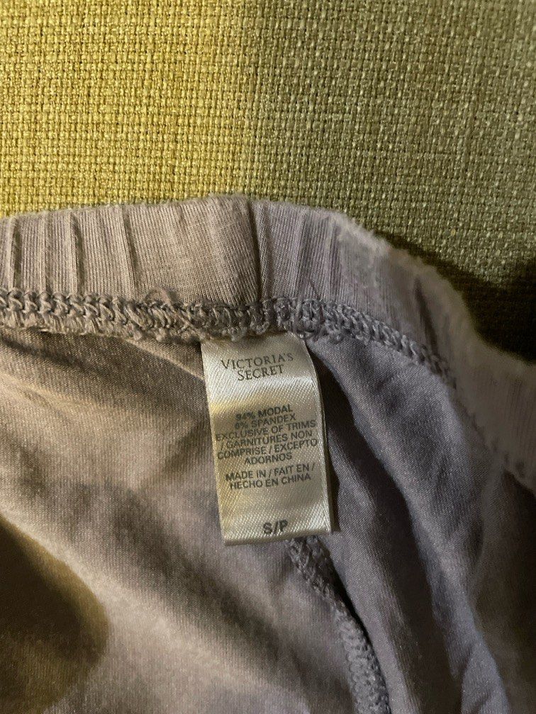 VICTORIA’S SECRET PAJAMAS (Category: Undergarments & Loungewear) located in Paranaque City. Submitted by yourneighbortotoro (Listing ID 1382226301, Image 2). Description: ₱ 64 shipping within Metro Manila! Message me for the dimensions!.